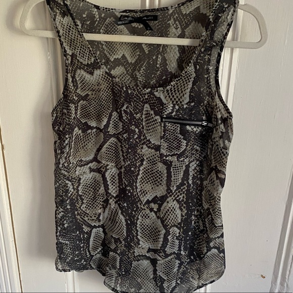 Snake Print Zipper Pocket Top - Picture 3 of 4